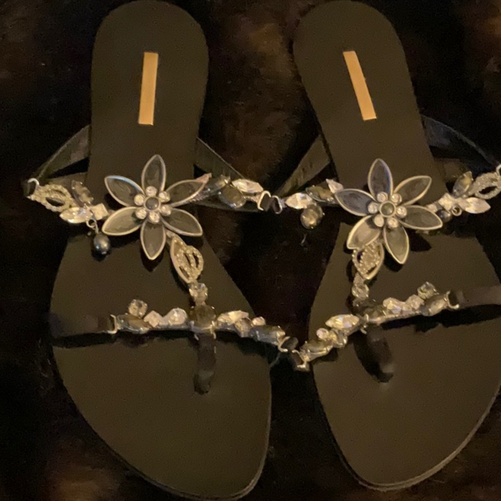 NEW Mario Bologna black and grey jeweled floral sandals 39 8.5 9 Stunning